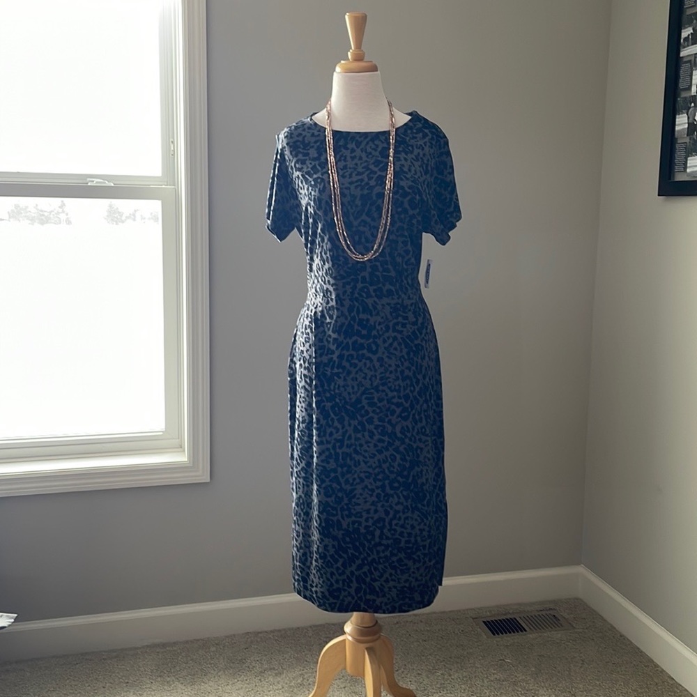 Leopard print short sleeve scoop neck dress with mock belt